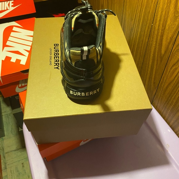 Mens Burberry sneakers s/10 - Picture 3 of 3